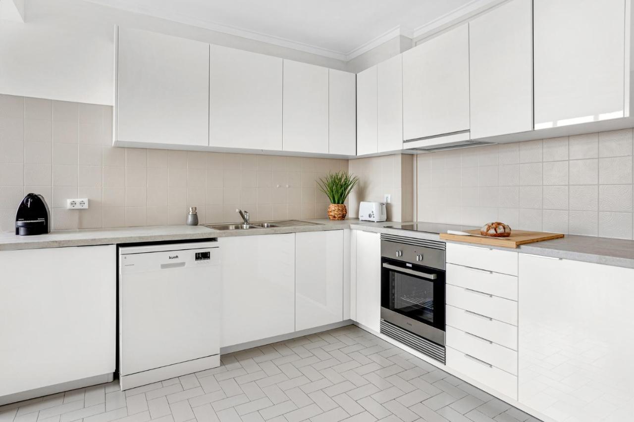 Wonderful Shared Apartment In Alfornelos - Near Metro! Lisbona Esterno foto
