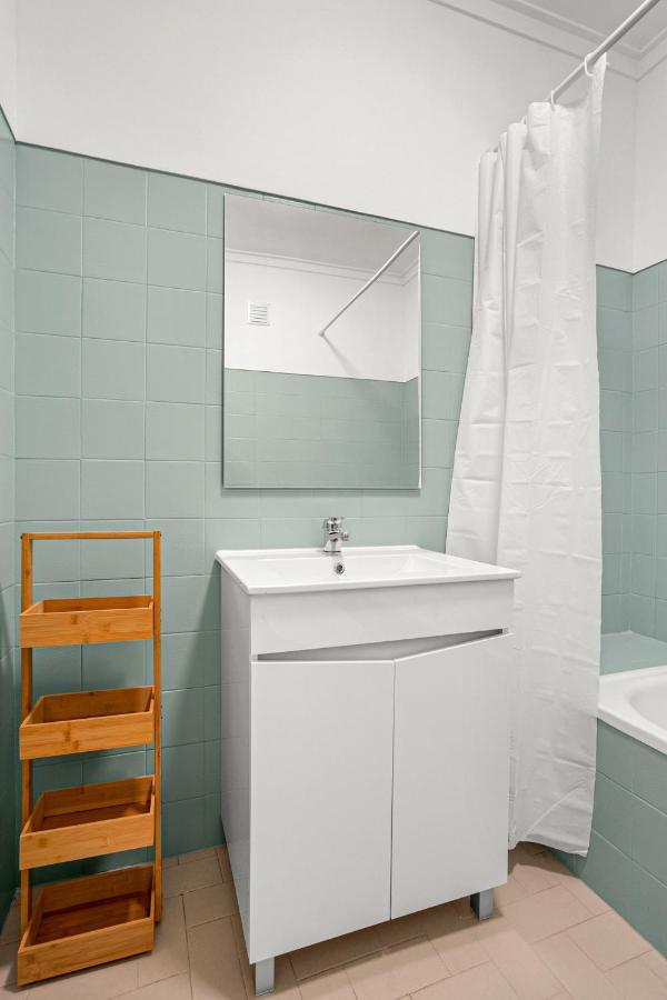 Wonderful Shared Apartment In Alfornelos - Near Metro! Lisbona Esterno foto