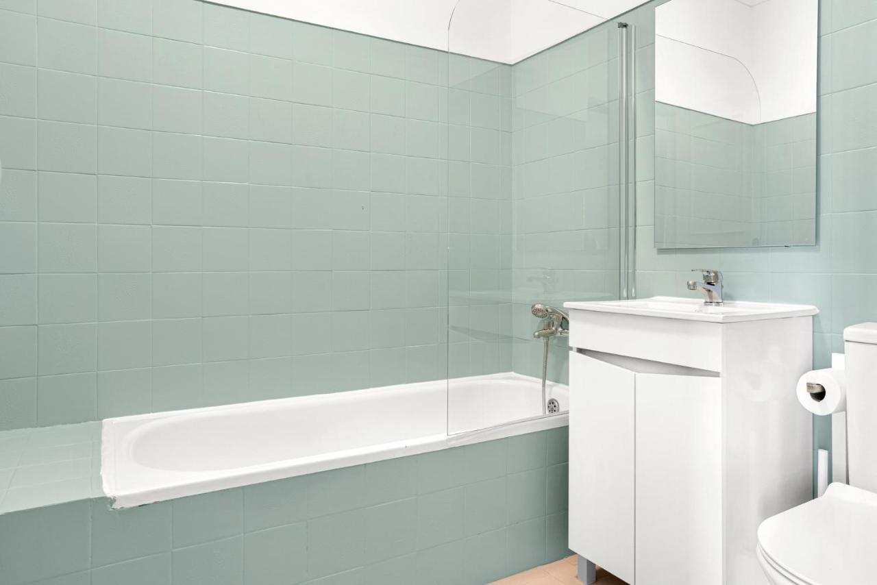 Wonderful Shared Apartment In Alfornelos - Near Metro! Lisbona Esterno foto